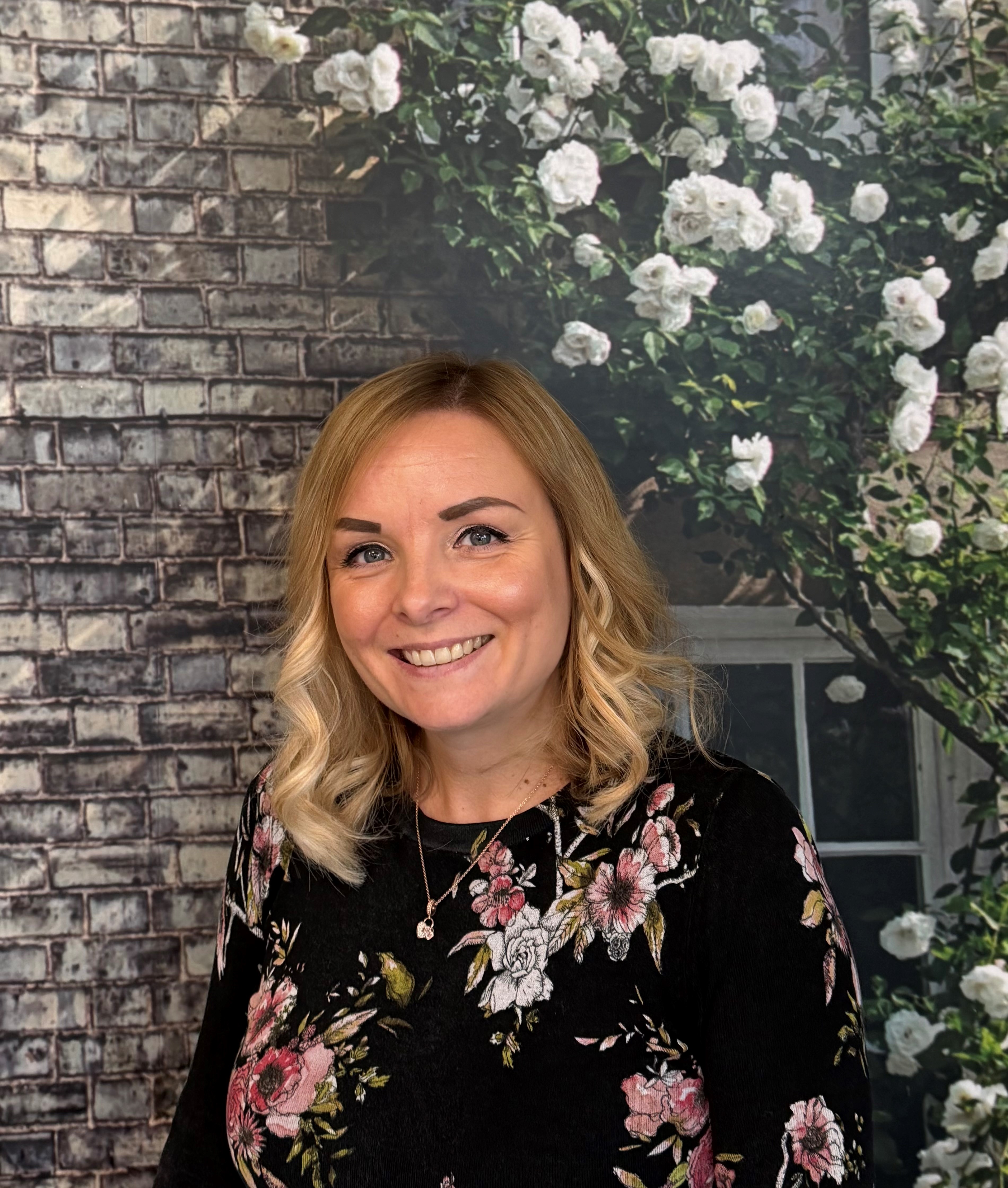 Lisa Andrews, Sales Negotiator